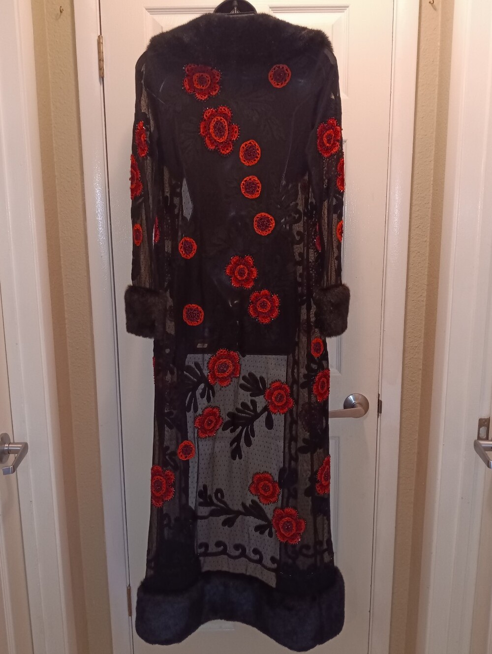 Vintage Sue Wong Elegant Black Duster w/Red Floral Embroidery & Faux Fur Trim - Picture 5 of 5